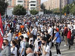 欧联赛程吃紧，瓦伦西亚今晚防线松动，目标明确，临场指挥获称赞